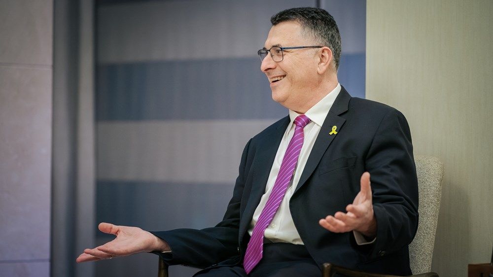 عبدالله بن زايد يستقبل وزير الخارجية الإسرائيلي