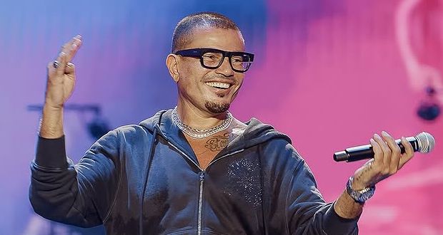 عمرو دياب يفاجئ جمهوره بلوك جديد في حفل البحرين