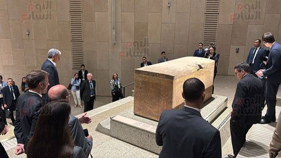 ننشر صور الرئيس الفرنسى ماكرون فى جولته داخل المتحف المصرى الكبير