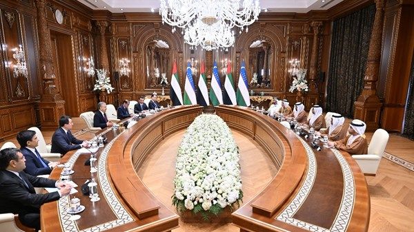 رئيس أوزبكستان ووزير الطاقة والبنية التحتية يؤكدان قوة العلاقات الاقتصادية المزدهرة بين البلدين