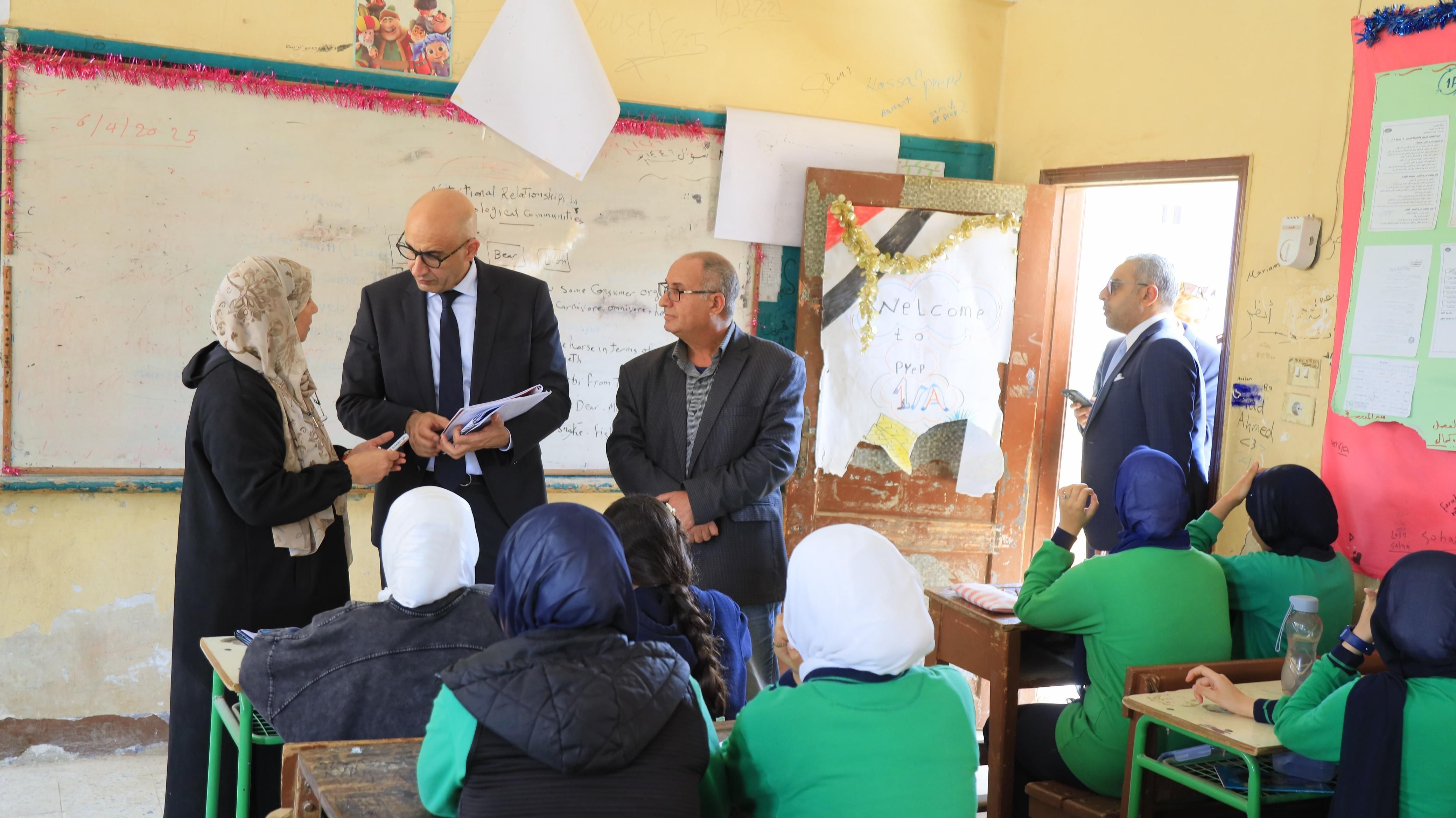 وزير التعليم يتفقد 7 مدارس بـ3 محافظات ويشدد على رصد غياب وحضور الطلاب.. صور