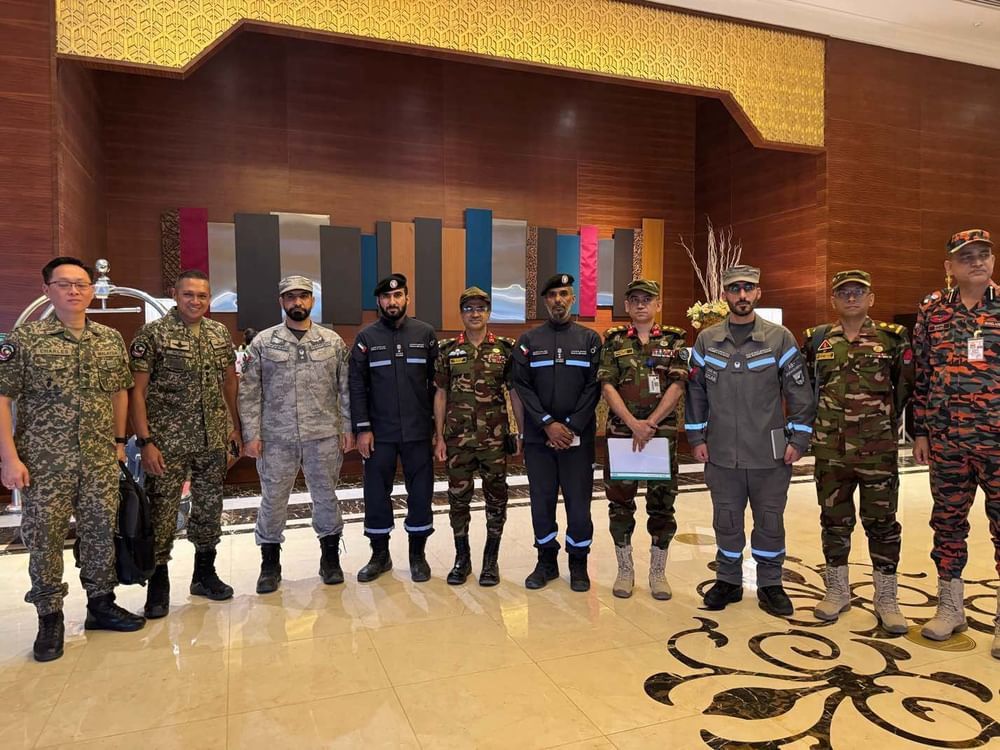 الامارات | حكومة ميانمار تكرم فريق الإمارات للبحث والإنقاذ تقديراً لجهوده الإنسانية