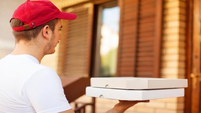 الامارات | شاب استرالي يطلب بيتزا فتذهب طلبيته إلى إيرلندا