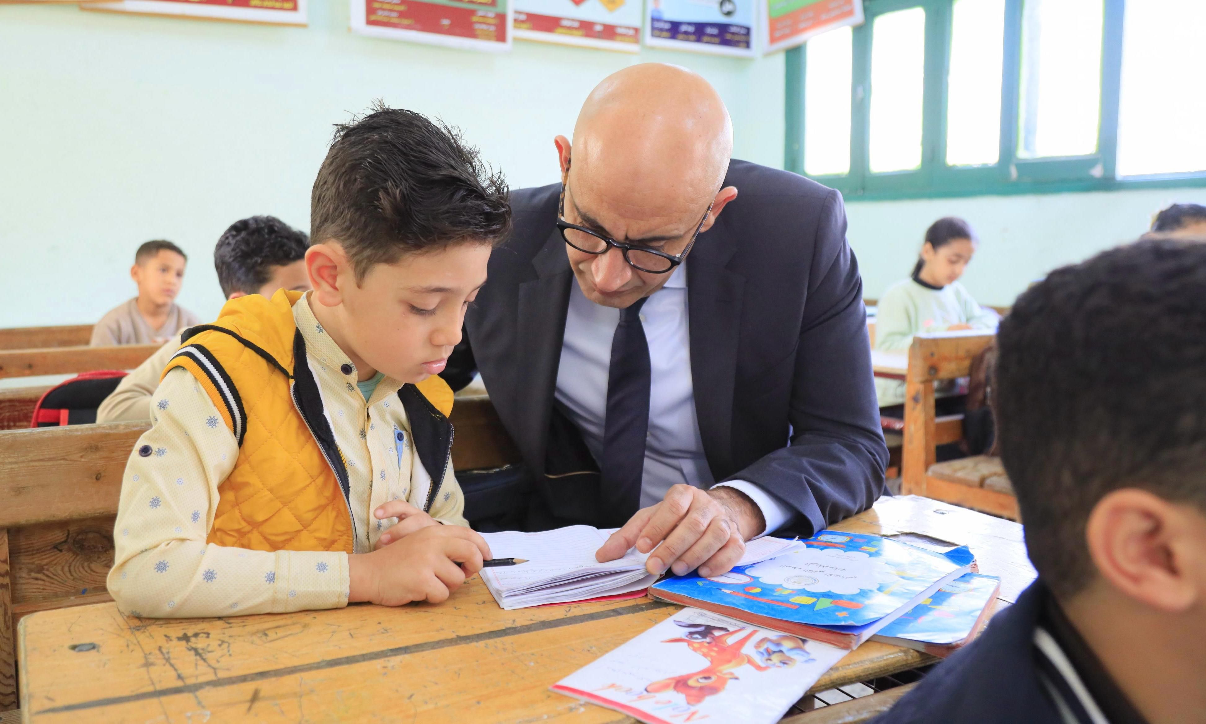 وزير التعليم يتفقد 7 مدارس بـ3 محافظات ويشدد على رصد غياب وحضور الطلاب.. صور