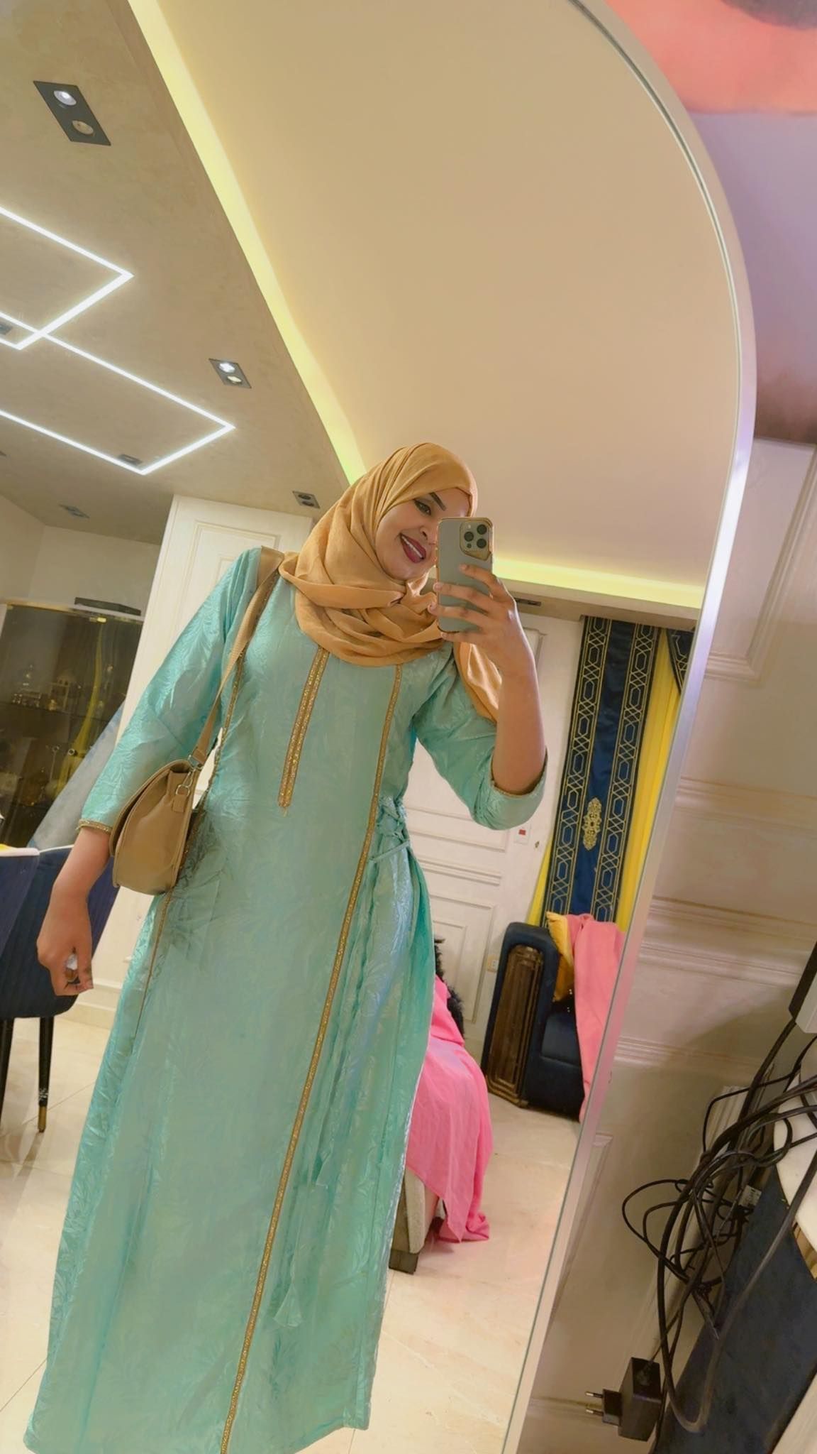 شاهد بالصور.. من القاهرة.. وزيرة القراية وحسناء الإعلام السوداني تخطف الأضواء بإطلالة جديدة وأنيقة