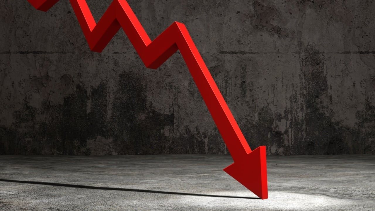 تراجع حاد في سعر البيتكوين وسط توترات تجارية عالمية متصاعدة