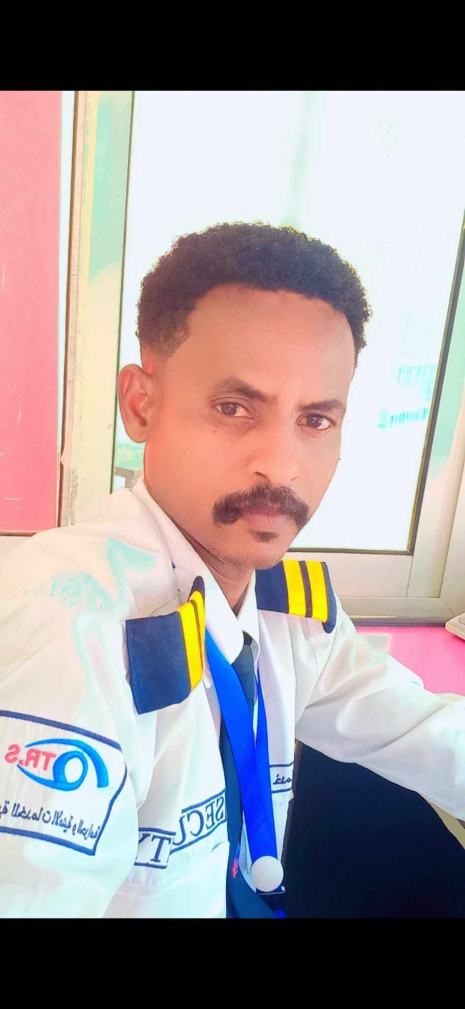 بالصورة.. في حادثة غيرت حياته 180 درجة.. كيف أنقذ نادي الهلال السوداني شاب “أرتري” من التجنيد الإجباري ببلاده والذي يستمر مدى الحياة؟؟