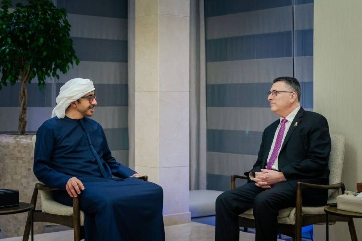 الخليج اليوم .. عبد الله بن زايد يبحث مع وزير الخارجية الإسرائيلي التطورات في المنطقة والأزمة الإنسانية المتفاقمة في غزة