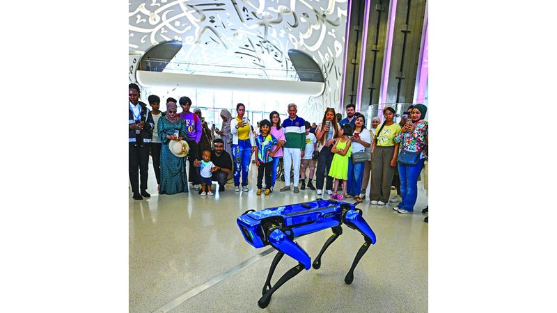 الامارات | عيون منبهرة بـ «المستقبل» في دبي