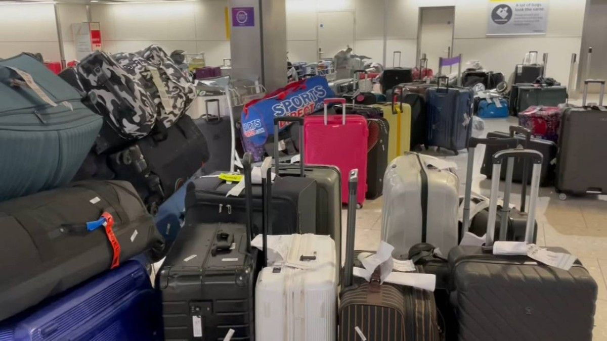 تحذير من شركات الطيران.. تجنب هذه الألوان الثلاثة لحقائب سفرك