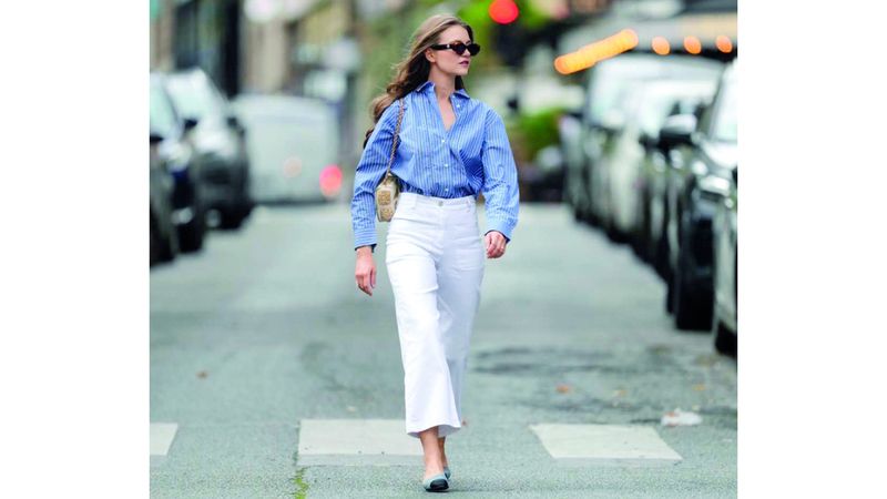 الامارات | البنطال الأبيض.. أناقة تتسم بطابع عملي