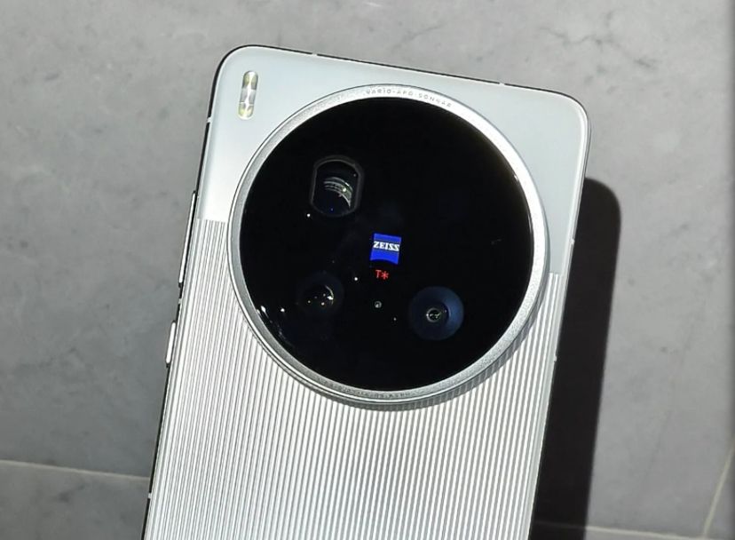 تكنولوجيا: تسريب فيديو عملي يكشف عن كاميرا Zeiss ضخمة بقياس 35 ملم في Vivo X200 Ultra