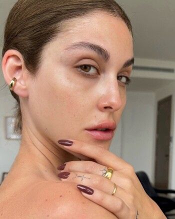 "عالطبيعة"..نور عريضة تبرز جمالها الطبيعي من دون مكياج