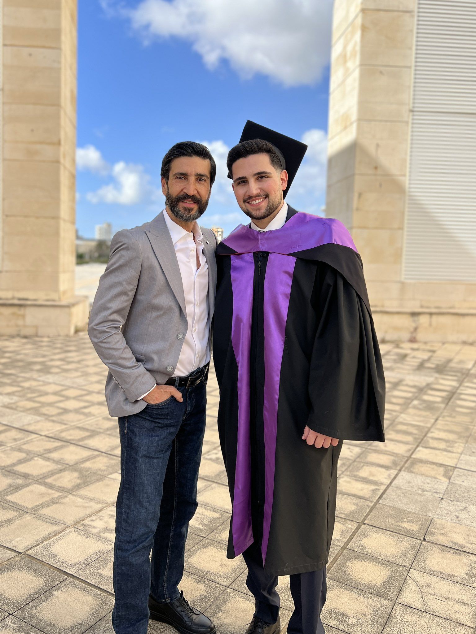 بالصّور- وسام صبّاغ يشارك الجمهور فرحته بابنه…. أصبح شابًا وسيمًا