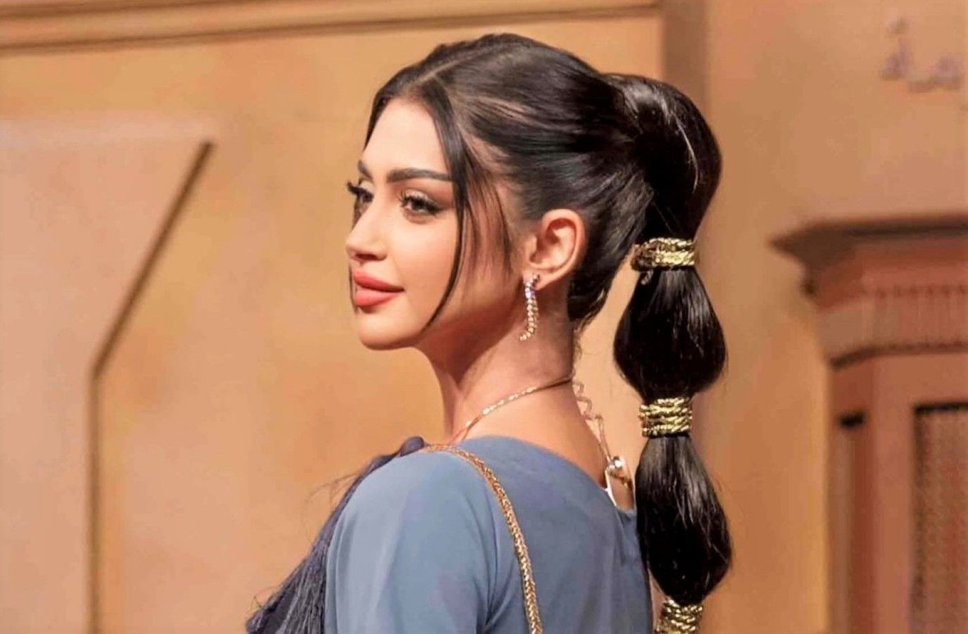 أصايل محمد تنشر كواليس أولى حلقات مسلسلها أكثر من خوات وتسأل متابعيها عن شخصيتها