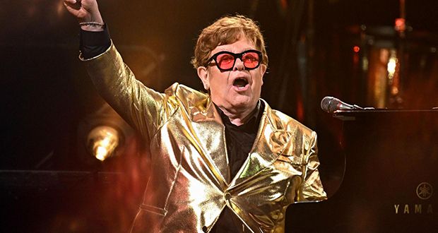 إلتون جون يفتح قلبه: فقدت بصري.. ولا أستطيع رؤية أطفالي وهم يلعبون