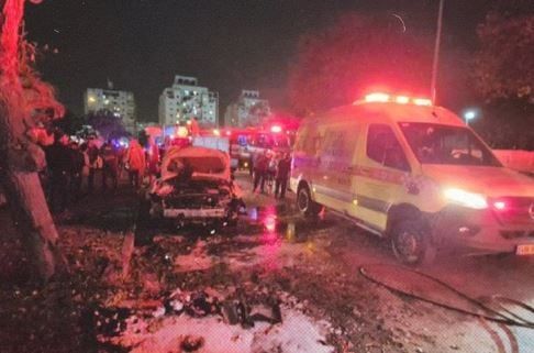 ذعر ودمار في الطرق والسيارات.. إصابة إسرائيليين بعد قصف عسقلان المحتلة