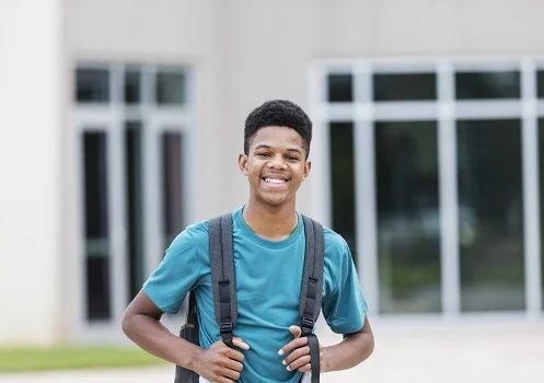 الابن محتاج إيه من أمه في مرحلة المراهقة؟ 4 أشكال ضرورية للدعم