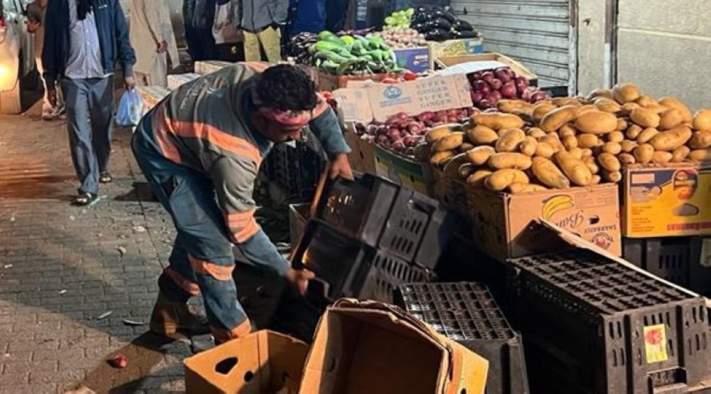 تعزيز الرقابة.. مصادرة أكثر من 4 أطنان من الخضروات والفواكه بجدة