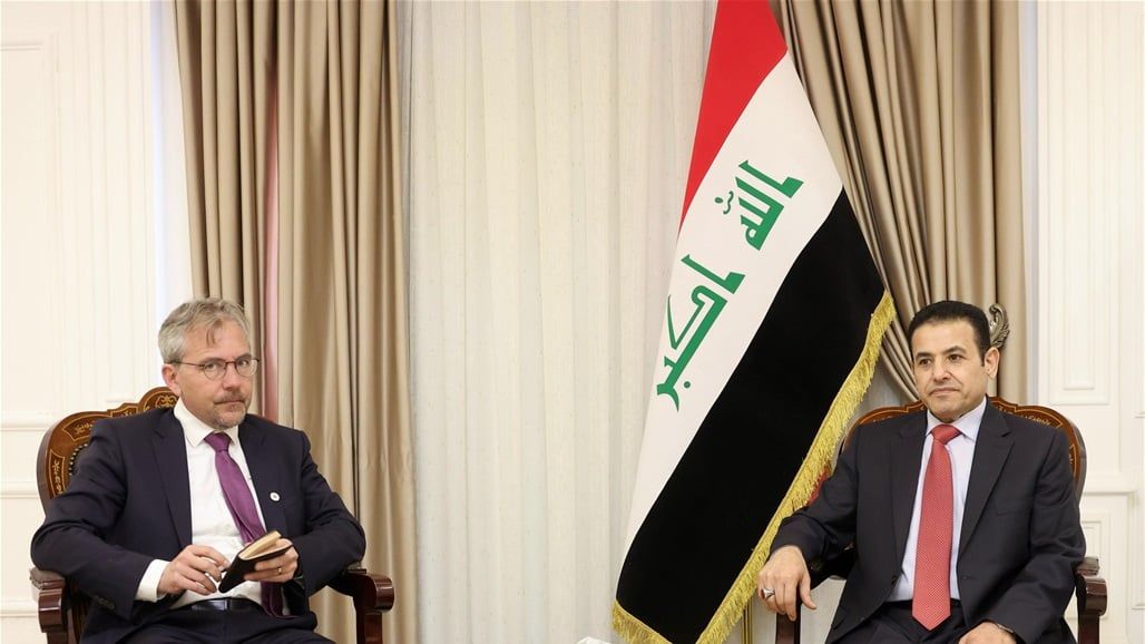 الأعرجي يبحث مع رئيس الصليب الأحمر تعزيز الجهود الإنسانية في العراق