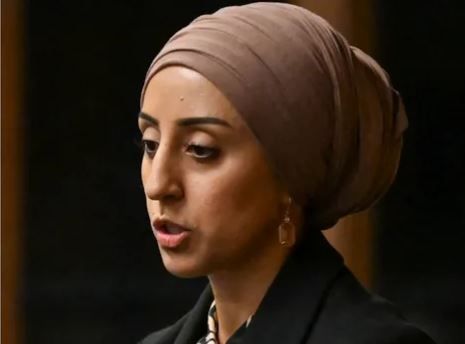 بسببُ أصولُها اليمنيية ...إسرائيل تحتجزُ نائبةً بريطانيةً "صورة"