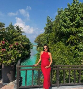 كيف تنسقين إطلالتك في المالديف؟ إليك أفكارا من إطلالات الفنانات!