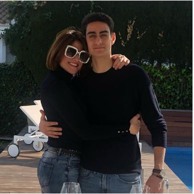 هيدي كرم تتصدر التريند بعد الظهور مع ابنها.. صور