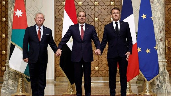 السيسي والملك عبدالله وترامب وماكرون يناقشون الوضع في غزة