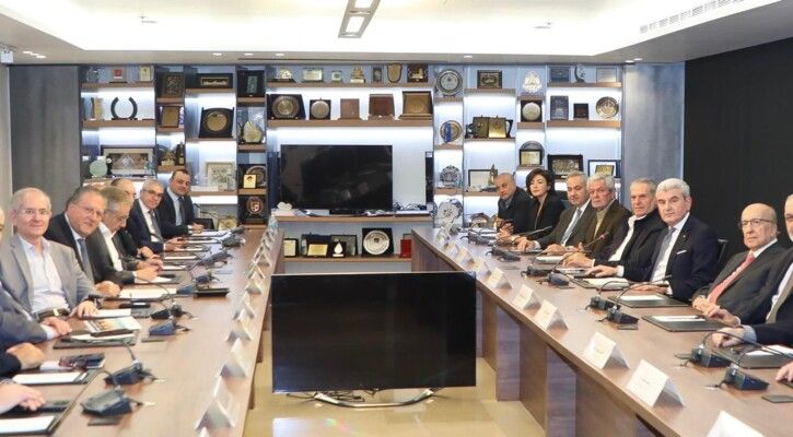 وزير الصناعة خلال لقاء الهيئات الاقتصادية: جزء أساسي من الأزمات التي يعاني منها لبنان يتعلّق بالعجز التجاري الذي بلغ سنوياً معدل 15 مليار دولار