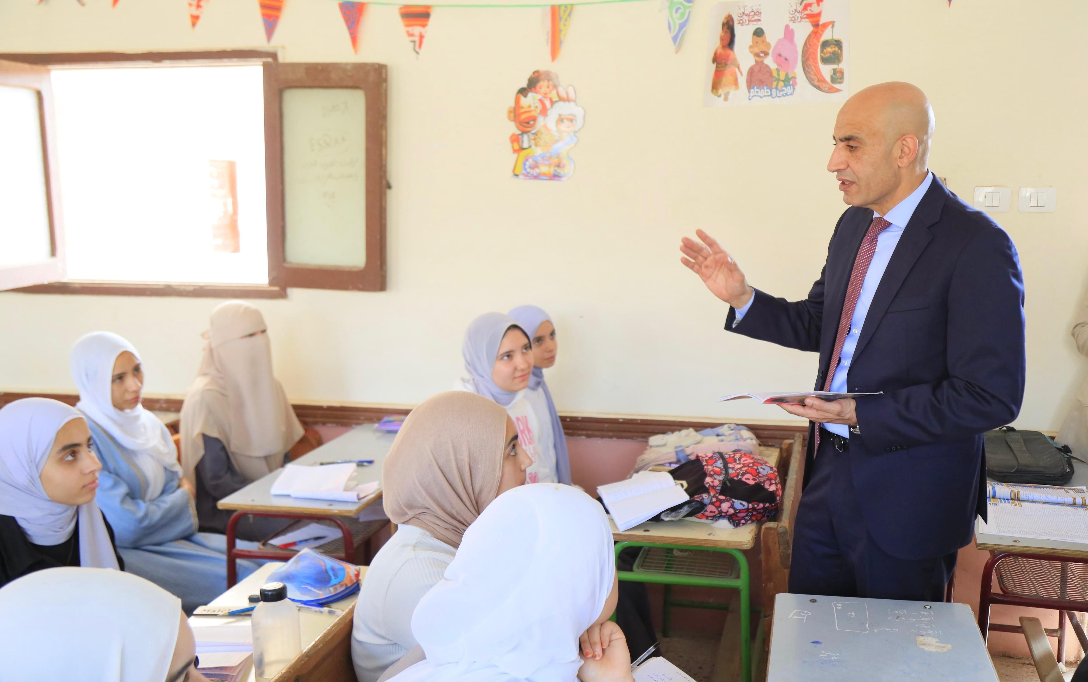 وزير التعليم خلال جولة بالمنوفية يشيد بانصباط الدراسة بمدارس إدارة الباجور