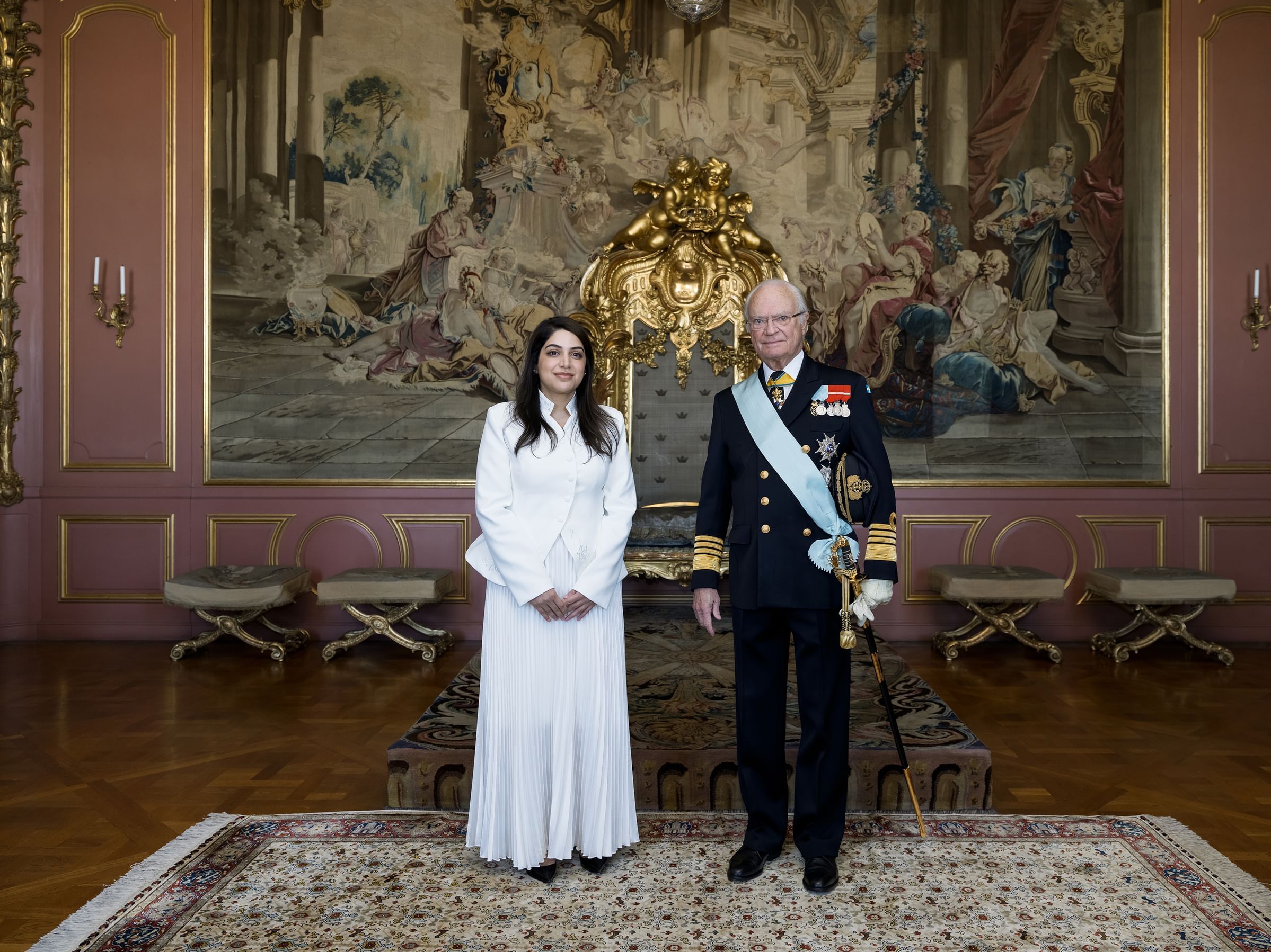 الامارات | سفيرة الإمارات تقدم أوراق اعتمادها إلى ملك السويد