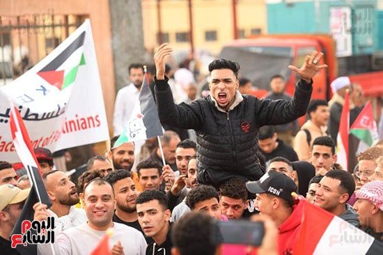 آلاف المصريين يعلنون من العريش رفض تهجير الفلسطينيين.. صور