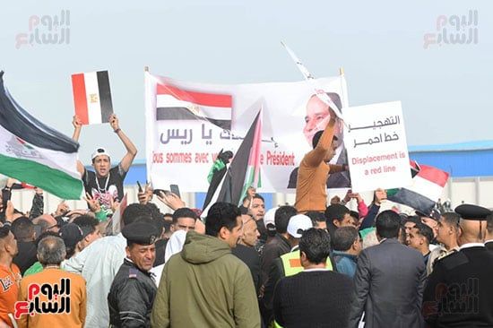آلاف المصريين يعلنون من العريش رفض تهجير الفلسطينيين.. صور