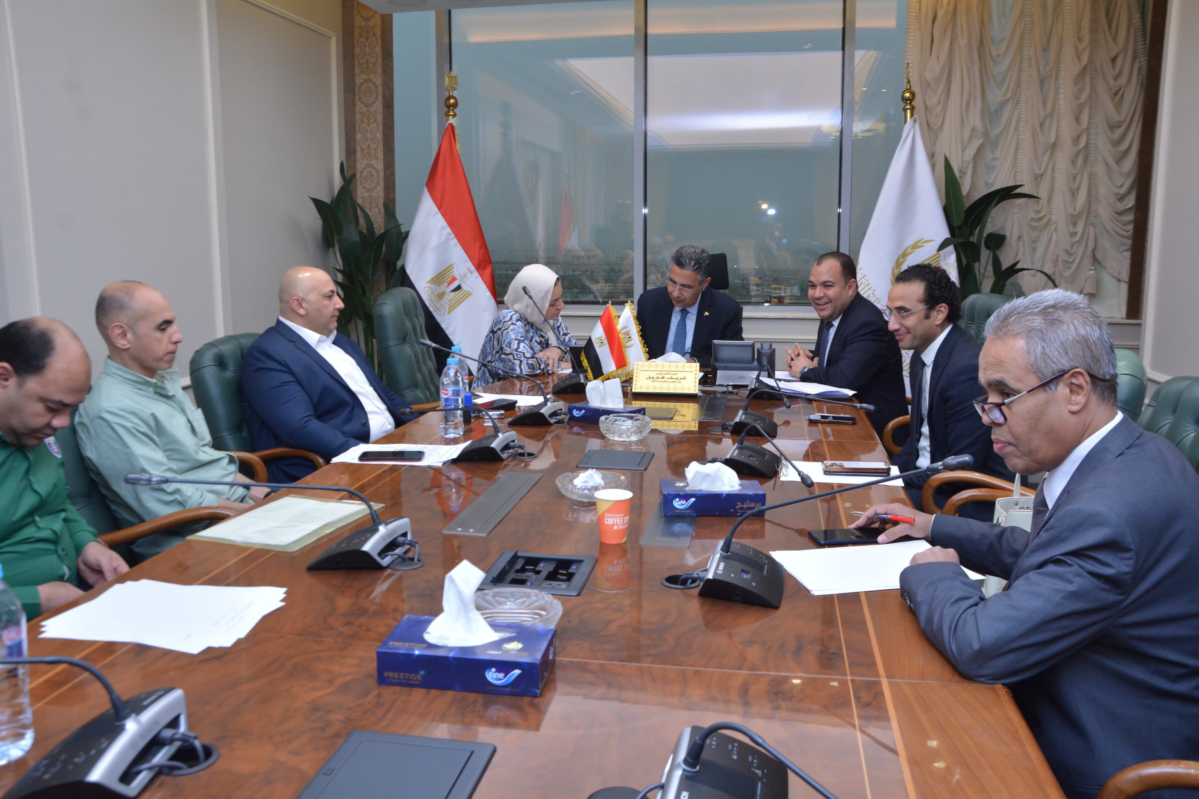 وزير التموين يوجه بسرعة بحث الطلبات المقدمة من أعضاء النواب والشيوخ