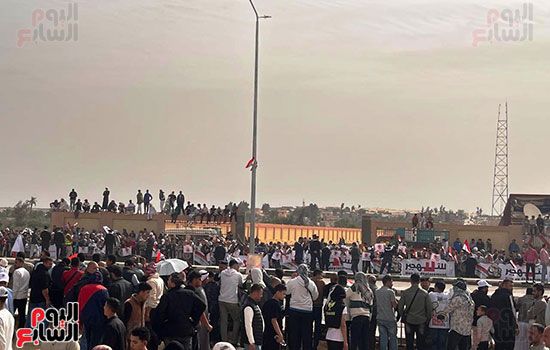 آلاف المصريين يعلنوها من العريش: لا لتهجير الفلسطينيين من غزة "فيديو وصور"