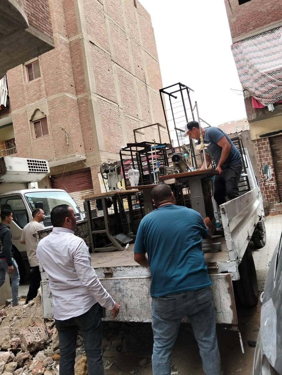 محافظة الجيزة ترفع 1250 حالة إشغال متنوعة فى أحياء العجوزة والعمرانية