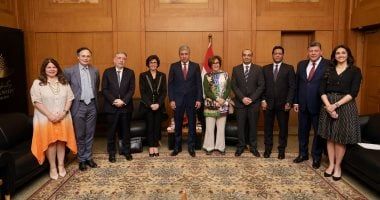 وزير السياحة يعقد اجتماعاً مع وزيرة الثقافة الفرنسية لبحث أطر التعاون