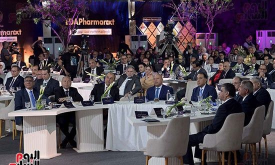 رئيس الوزراء يطمئن المصريين: نحرص على المتابعة لتأمين مخزون الأدوية.. صور