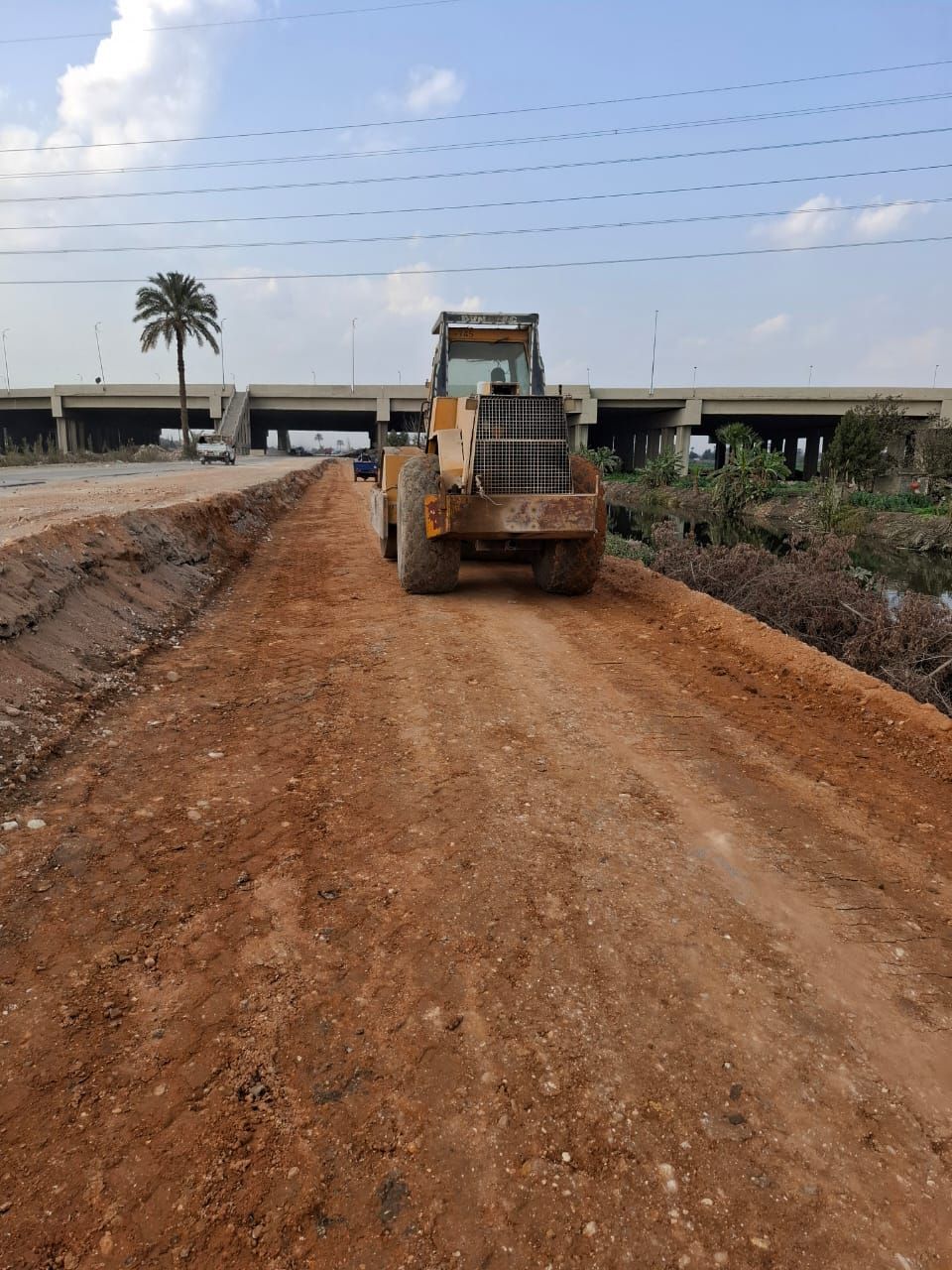 محافظ الجيزة يعلن بدء رصف طريق المريوطية من محور شريف إسماعيل وحتى الضبعة