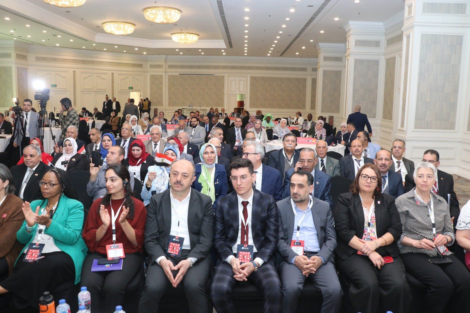 نقيب المعلمين: مصر استقبلت 100 الف طالب وافد بمدارسها الحكومية