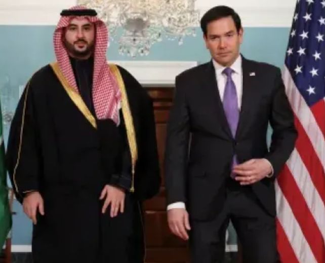 عقب تصريح الرئيس العليمي عن "ساعة الحسم"... تحركات عسكرية "أمريكية سعودية" رفيعة المستوى