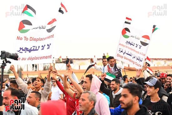 آلاف المصريين يعلنون من العريش رفض تهجير الفلسطينيين.. صور