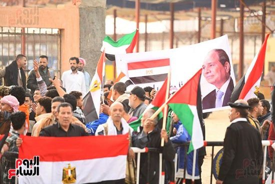 آلاف المصريين يعلنون من العريش رفض تهجير الفلسطينيين.. صور