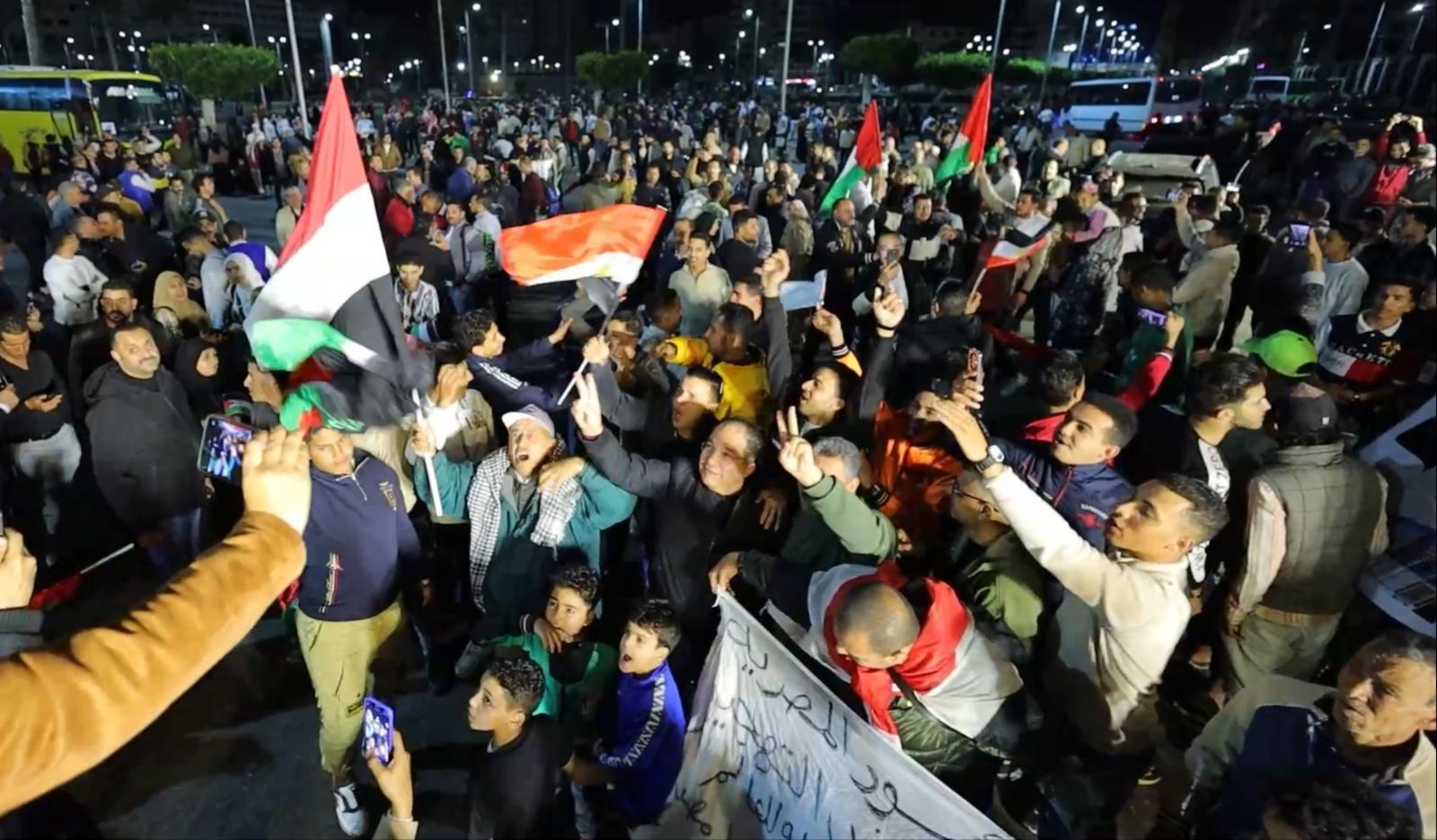 آلاف البورسعيدية يتحركون إلى العريش دعما لفلسطين ورفضا للتهجير.. فيديو وصور