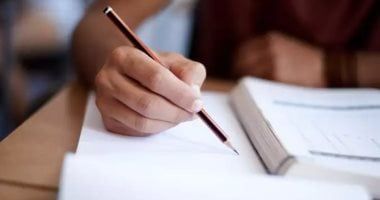 4 نماذج امتحانية بكراسة البوكليت بامتحان الإعدادية للترم الثانى 2025