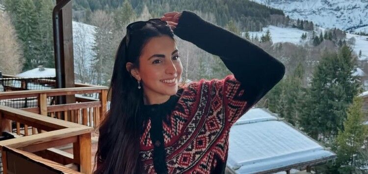 شقيقة ملكة جمال لبنان السابقة فاليري أبو شقرا تلفت الأنظار بجمالها.. هل تشبهها؟