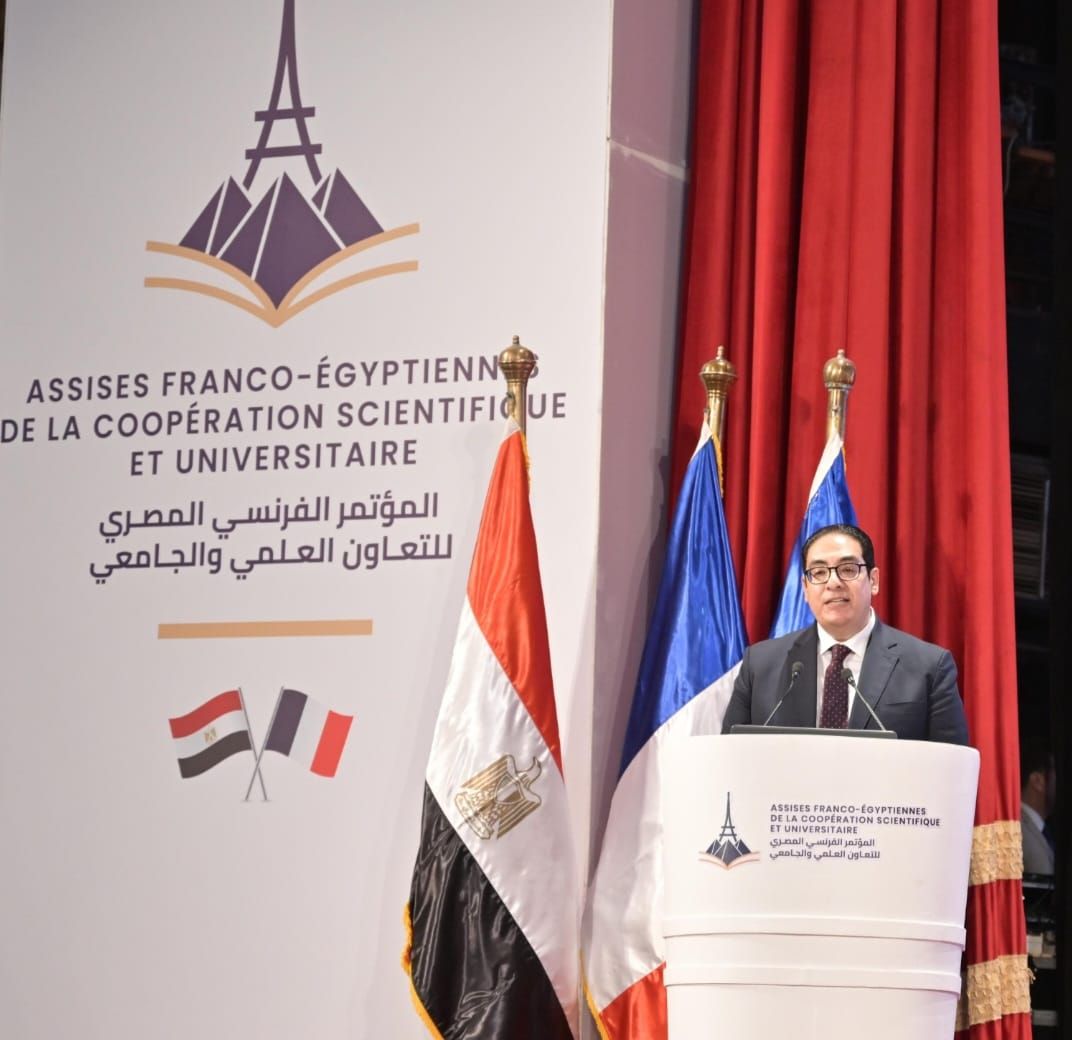 زيارة تاريخية للرئيس الفرنسي إيمانويل ماكرون لجامعة القاهرة.. صور