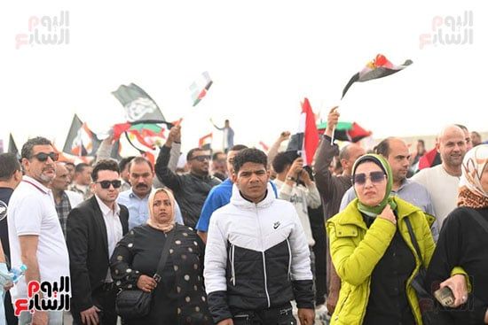 آلاف المصريين يعلنون من العريش رفض تهجير الفلسطينيين.. صور