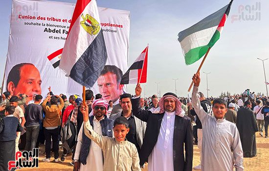 آلاف المصريين يعلنوها من العريش: لا لتهجير الفلسطينيين من غزة "فيديو وصور"