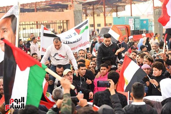 آلاف المصريين يعلنون من العريش رفض تهجير الفلسطينيين.. صور